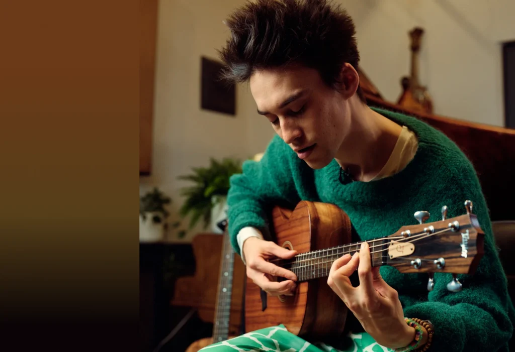 Taylor Jacob Collier Signature Model